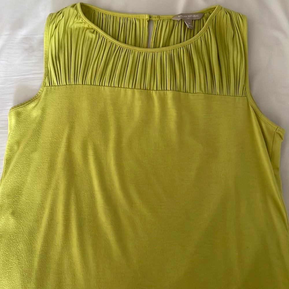 Banana Republic green sleeveless top - Picture 6 of 8